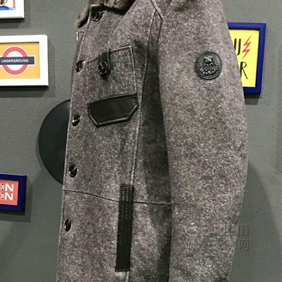 市场上装-尼克服-商务尼克服