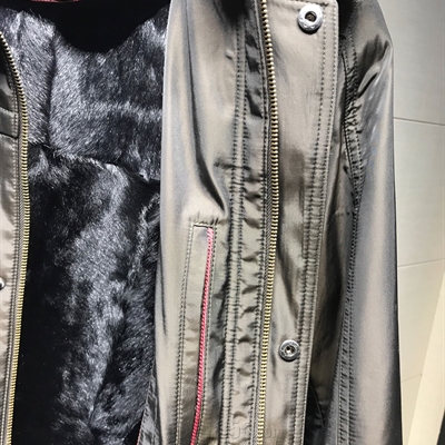 市场上装-尼克服-商务尼克服