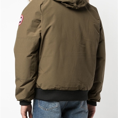 户外品牌-棉衣/羽绒服-微潮夹克