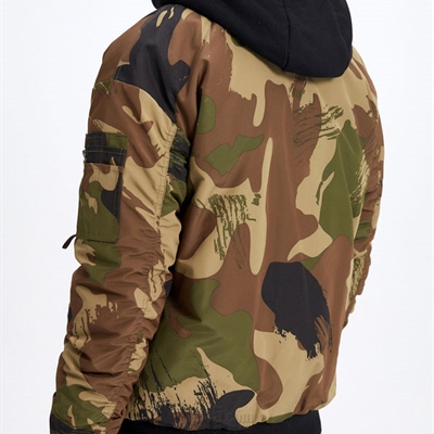 市场上装-棉衣/羽绒服-休闲棉服