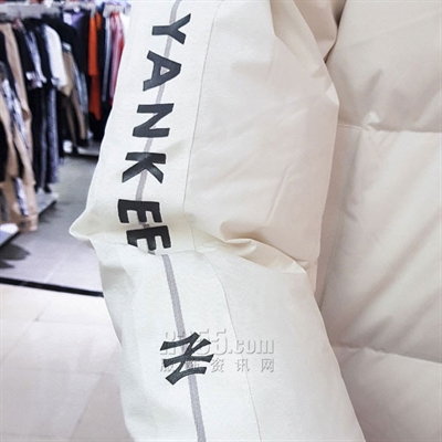 运动品牌-棉衣/羽绒-女运动棉服（实拍）