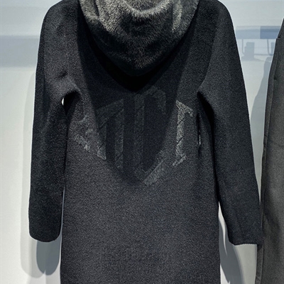 市场上装-大衣-时尚商务大衣【实拍】