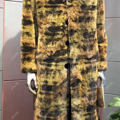 市场上装-大衣-时尚商务大衣【实拍】