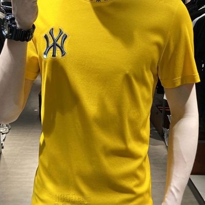 市场上装-T恤-休闲时尚T恤