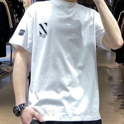 市场上装-T恤-休闲时尚T恤