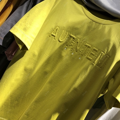 市场上装-T恤-休闲时尚T恤【实拍】