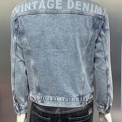 市场上装-夹克-休闲夹克