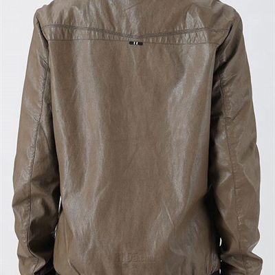 市场上装-皮衣-休闲皮衣