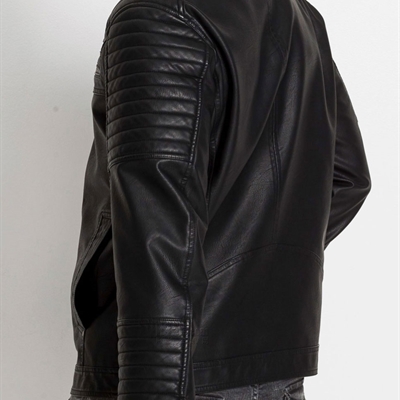 市场上装-皮衣-商务皮衣