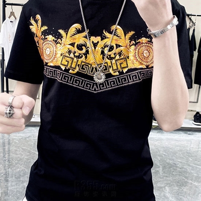 市场上装-T恤-欧货T恤