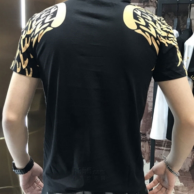 市场上装-T恤-欧货T恤