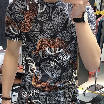 市场上装-T恤-欧货T恤