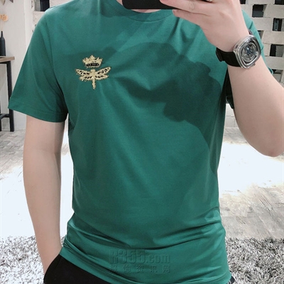 市场上装-T恤-欧货T恤