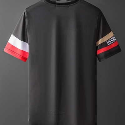 市场上装-T恤-欧货T恤