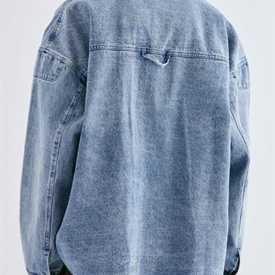 市场上装-夹克-休闲夹克