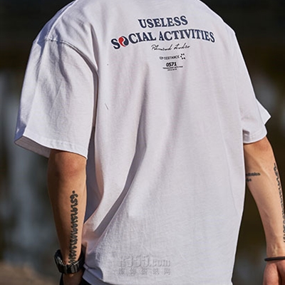 市场上装-T恤-休闲T恤
