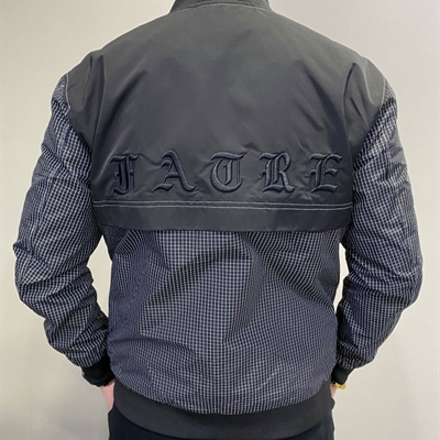 市场上装-夹克-休闲夹克