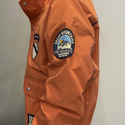 市场上装-夹克-休闲夹克