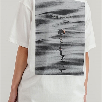 市场上装-T恤-电商T恤