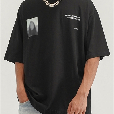 市场上装-T恤-电商T恤