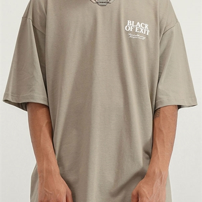 市场上装-T恤-电商T恤