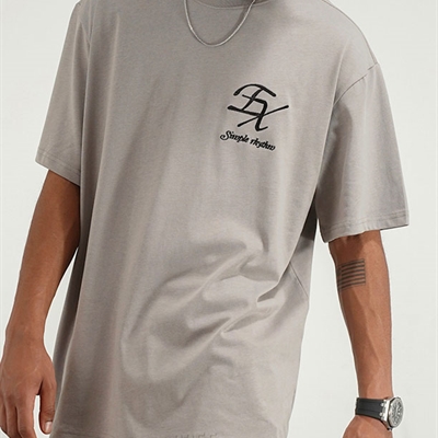 市场上装-T恤-电商T恤