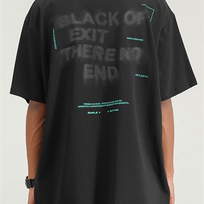 市场上装-T恤-电商T恤