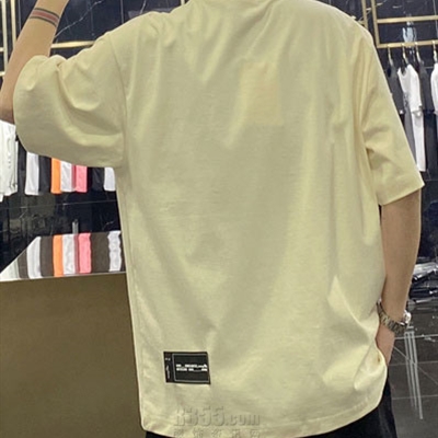 市场上装-T恤-欧货T恤