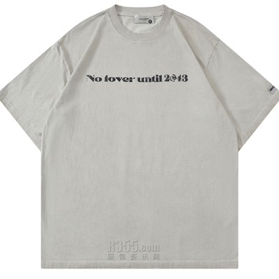 市场上装-T恤-电商T恤