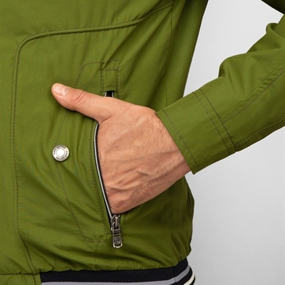 市场上装-夹克-商务夹克