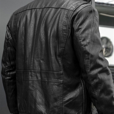 市场上装-皮衣-商务皮衣