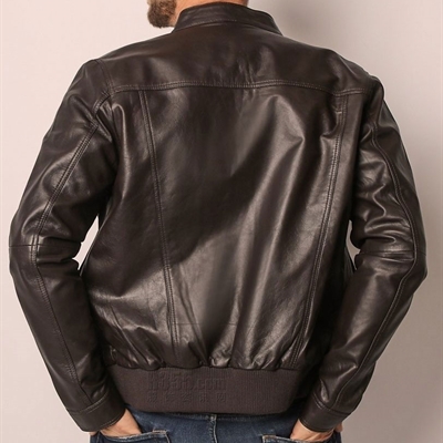 市场上装-皮衣-商务皮衣