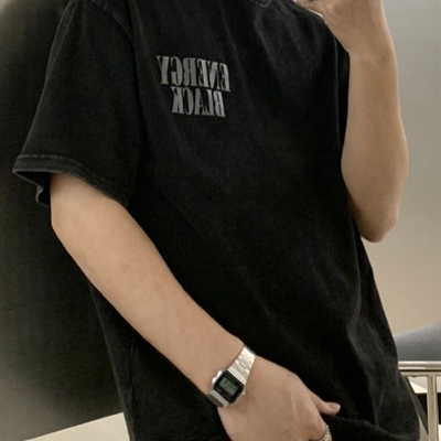 市场上装-T恤-电商T恤