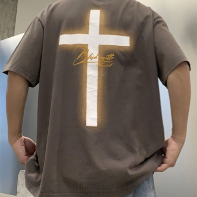 市场上装-T恤-电商T恤