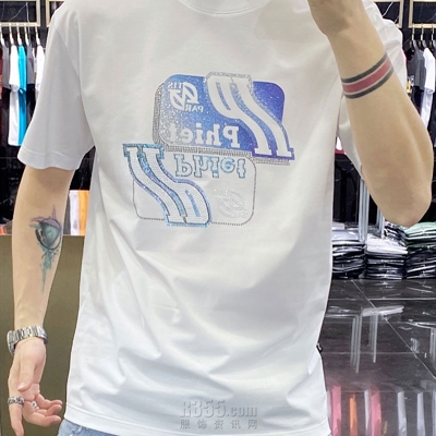 市场上装-T恤-欧货T恤