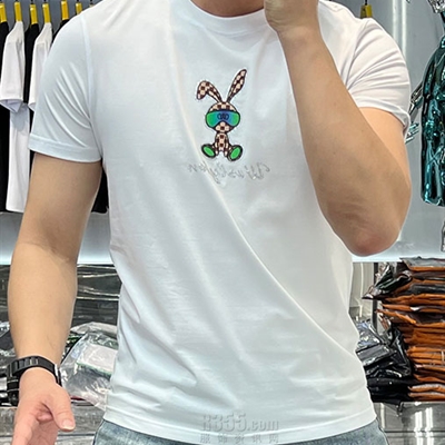 市场上装-T恤-欧货T恤