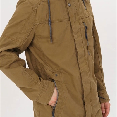 市场上装-中长外套-靓仔中长外套