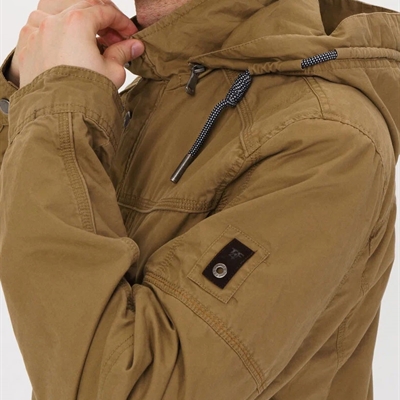 市场上装-中长外套-靓仔中长外套