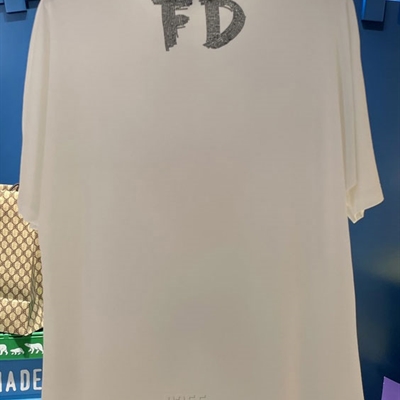 市场上装-T恤-欧货T恤