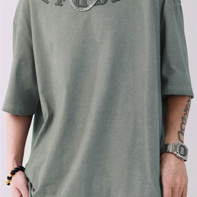 市场上装-T恤-电商T恤