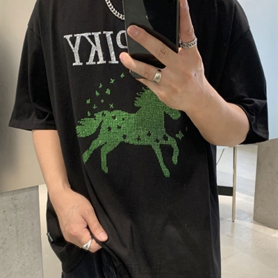 市场上装-T恤-电商T恤