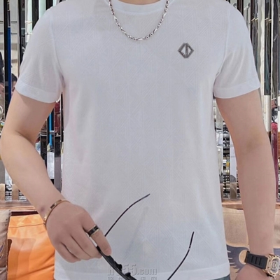 市场上装-T恤-欧货T恤