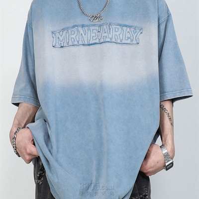 市场上装-T恤-电商T恤