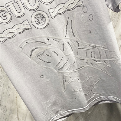 市场上装-T恤-欧货T恤