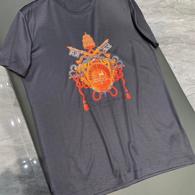 市场上装-T恤-欧货T恤