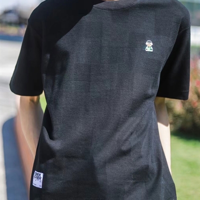 市场上装-T恤-电商T恤