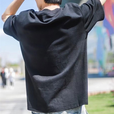 市场上装-T恤-电商T恤