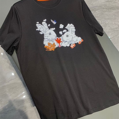 市场上装-T恤-欧货T恤