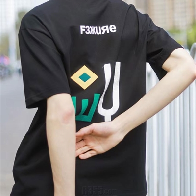 市场上装-T恤-电商T恤