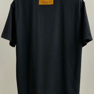 市场上装-T恤-欧货T恤